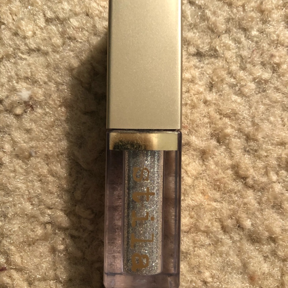 STILA MAGNIFICENT METALS !!